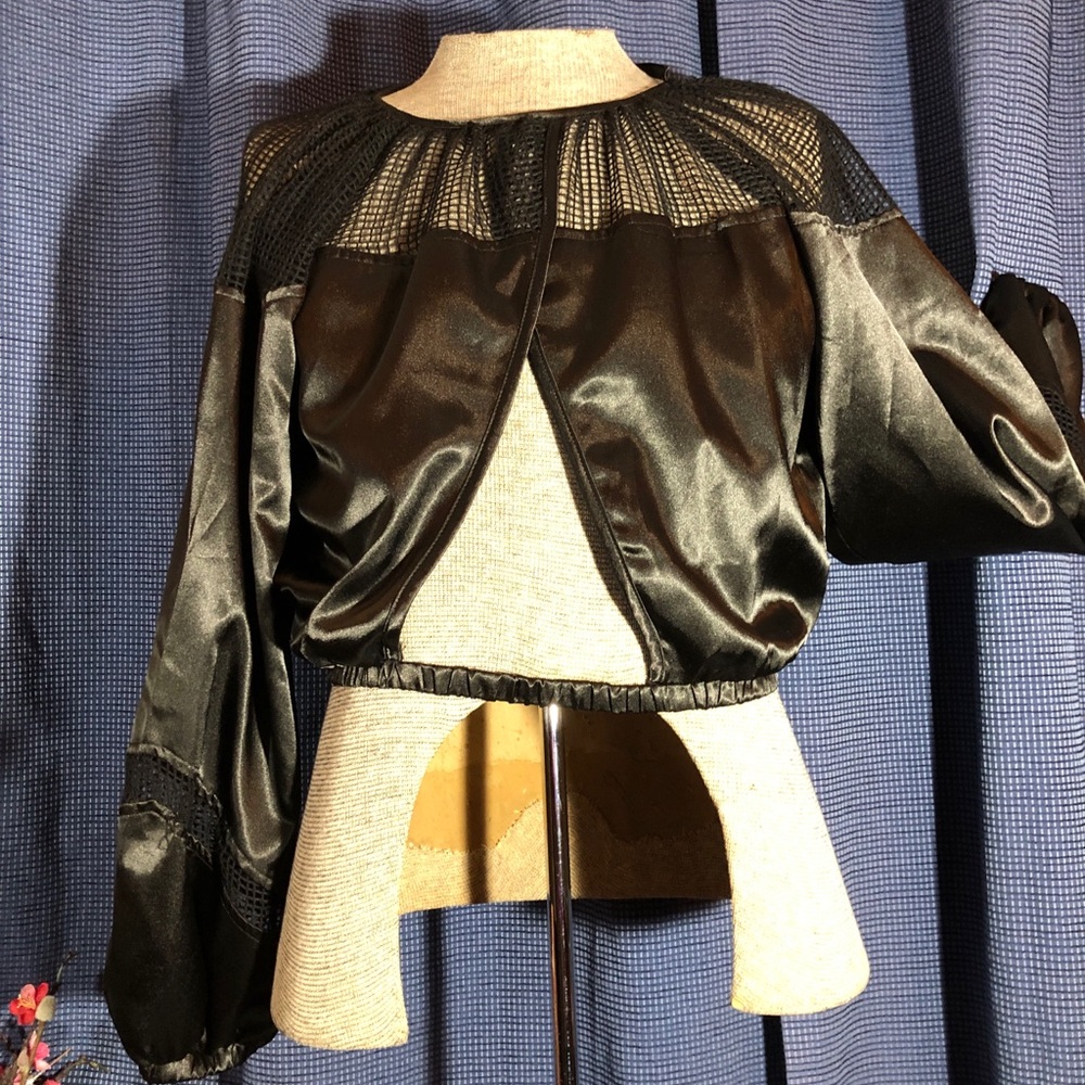 LF Run Cinta Run black Cut Out Crop Top